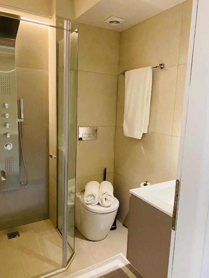 New 2Bd Aprt With Shared Rooftop Pool E2 Атина Екстериор снимка